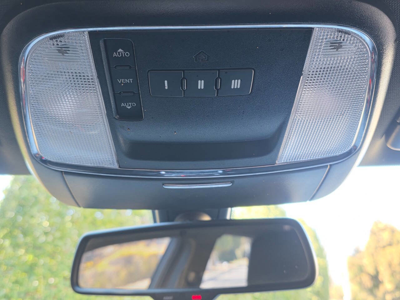 Used 2018 Dodge Charger R/T Scat Pack RWD image 30