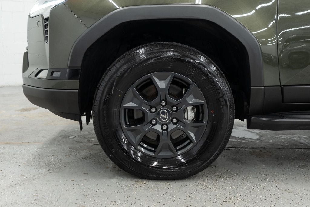 Used 2024 Lexus GX 550 AWD/4WD image 38