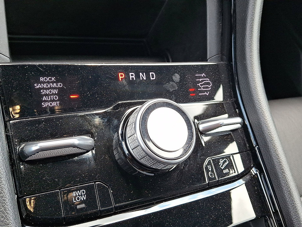 Used 2023 Jeep Grand Cherokee Summit AWD/4WD image 12