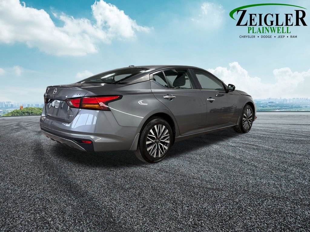 Used 2024 Nissan Altima 2.5 SV image 9