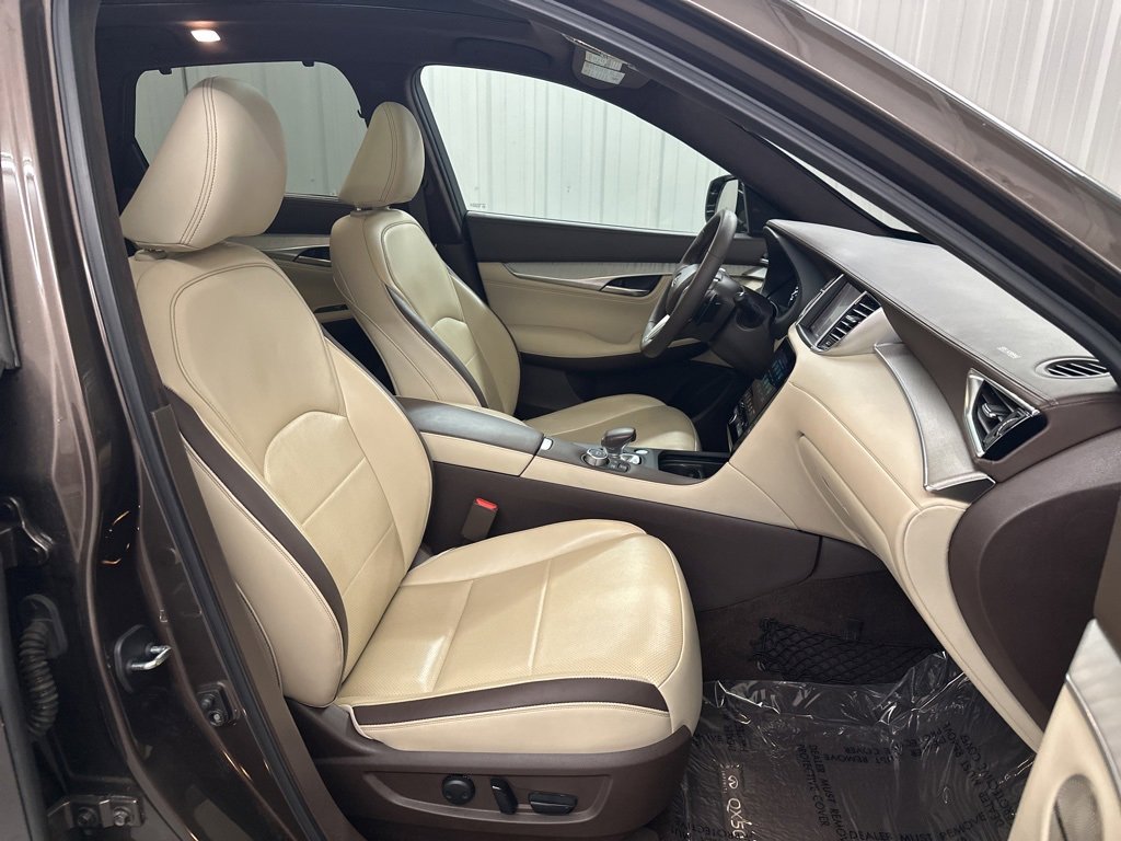 Certified 2019 INFINITI QX50 Essential w/ Sensory Package image 34