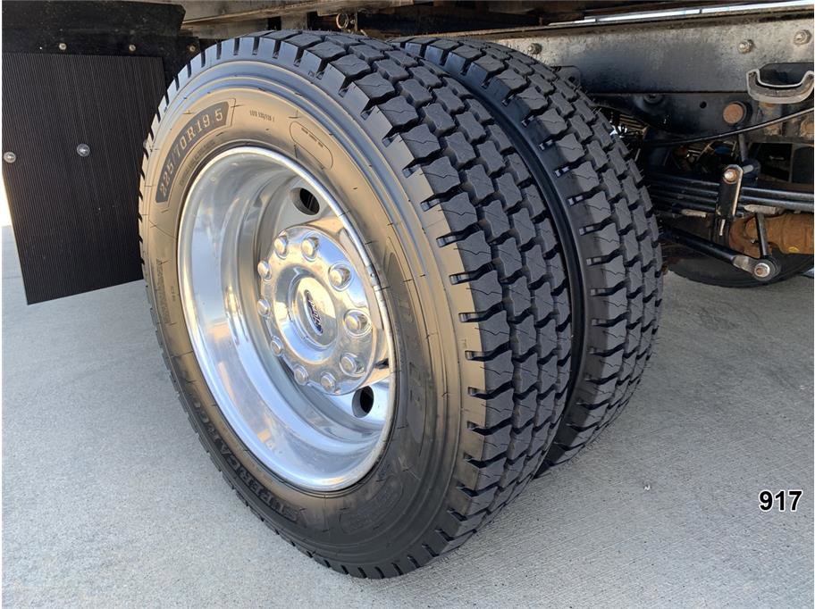 Used 2015 Ford F550 2WD Regular Cab Super Duty image 21