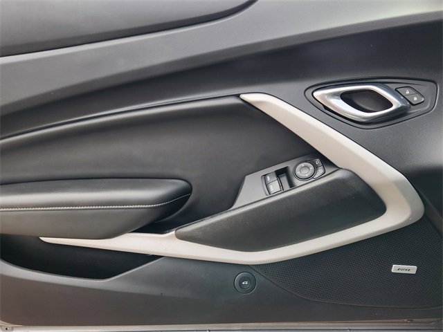 Used 2021 Chevrolet Camaro LT w/ Technology Package image 21