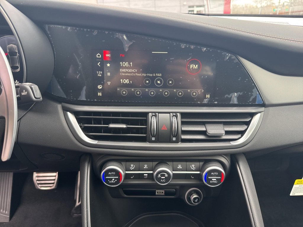 New 2025 Alfa Romeo Giulia AWD w/ Driving Assist Package image 15