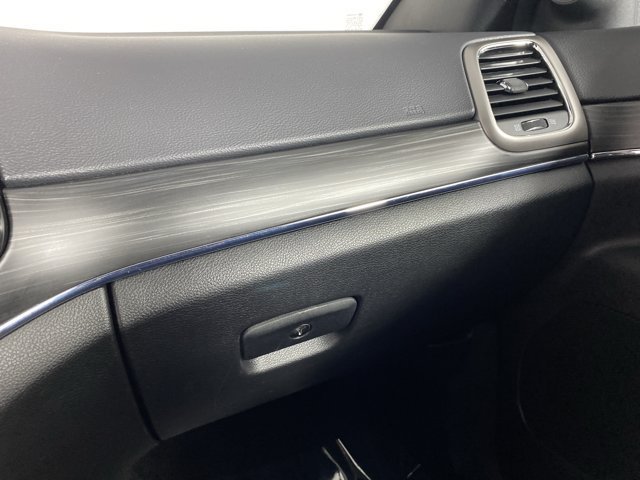 Used 2022 Jeep Grand Cherokee Limited AWD/4WD image 32
