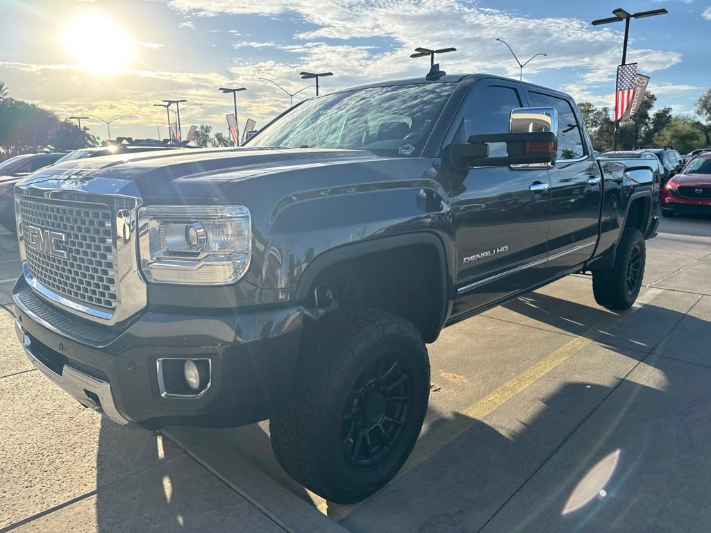 Used 2015 GMC Sierra 2500 Denali w/ Duramax Plus Package AWD/4WD image 1