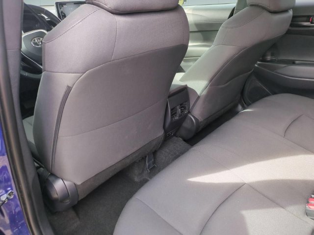 Used 2022 Toyota Corolla Cross LE AWD/4WD image 27