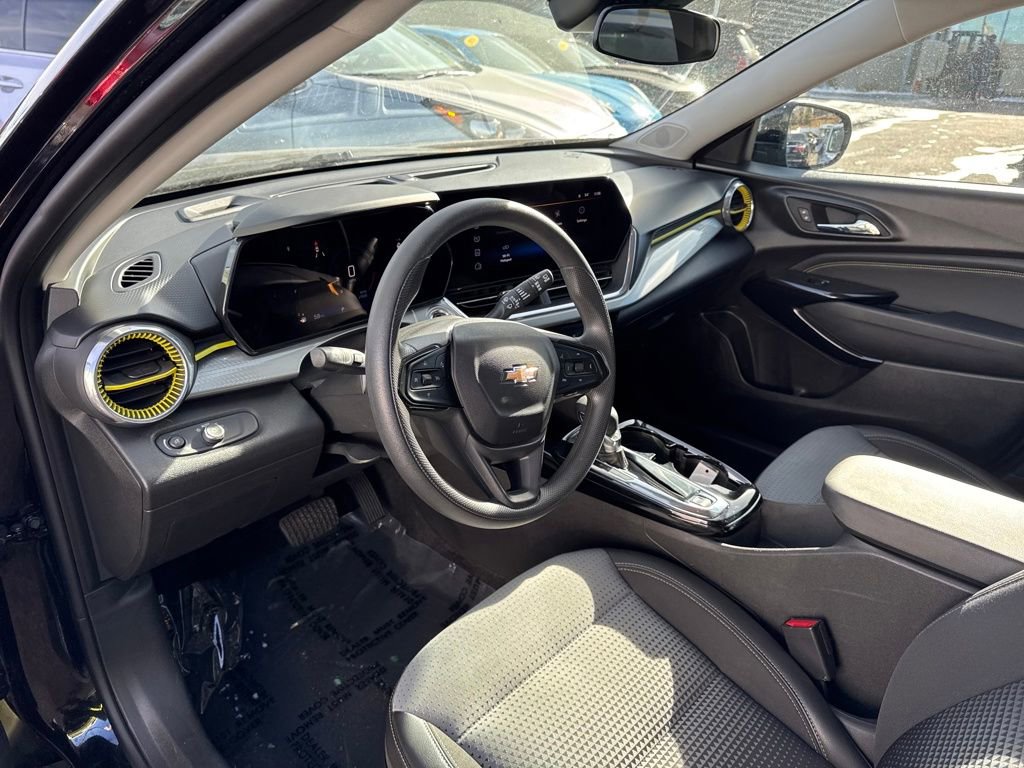 Used 2024 Chevrolet Trax LT image 17