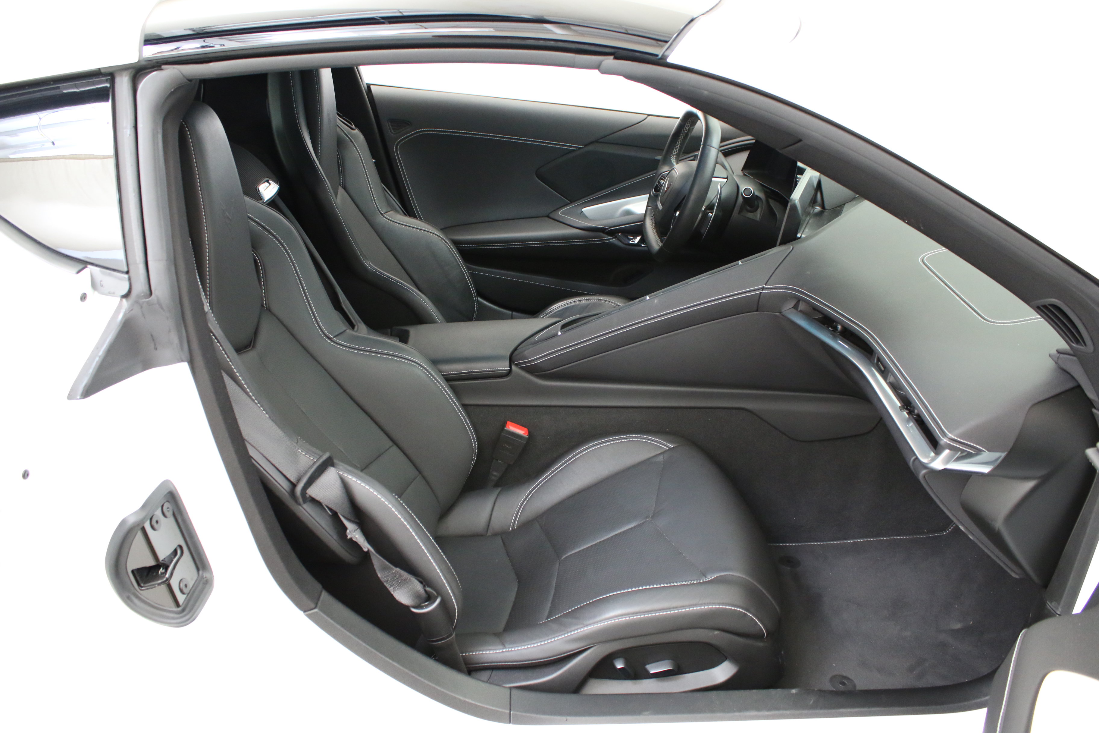 Used 2021 Chevrolet Corvette Stingray Coupe w/ Z51 Performance Package RWD image 30