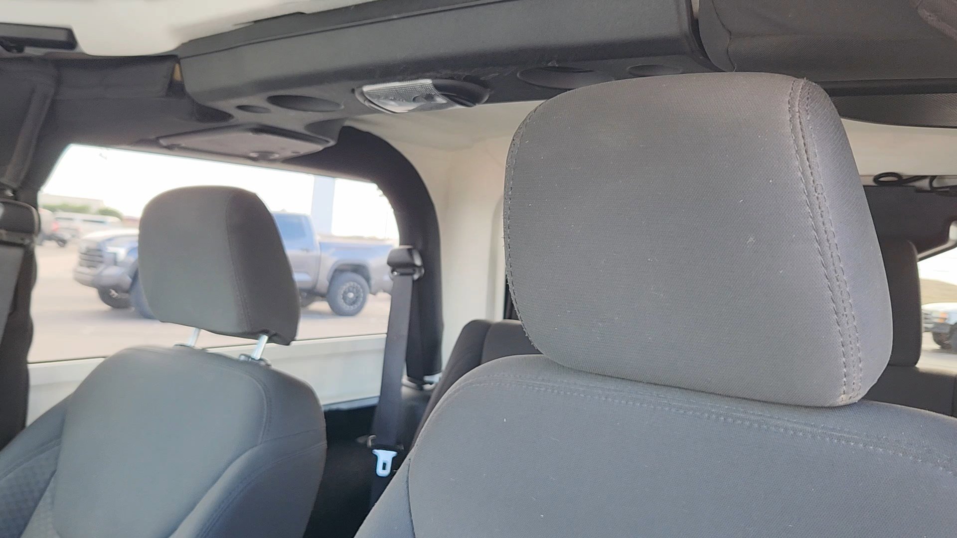 Used 2017 Jeep Wrangler Sport image 9