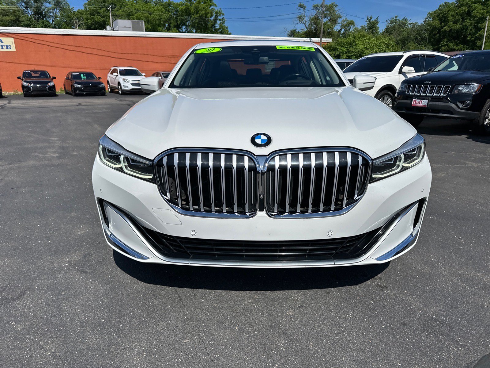 Used 2020 BMW 745e xDrive AWD/4WD image 2