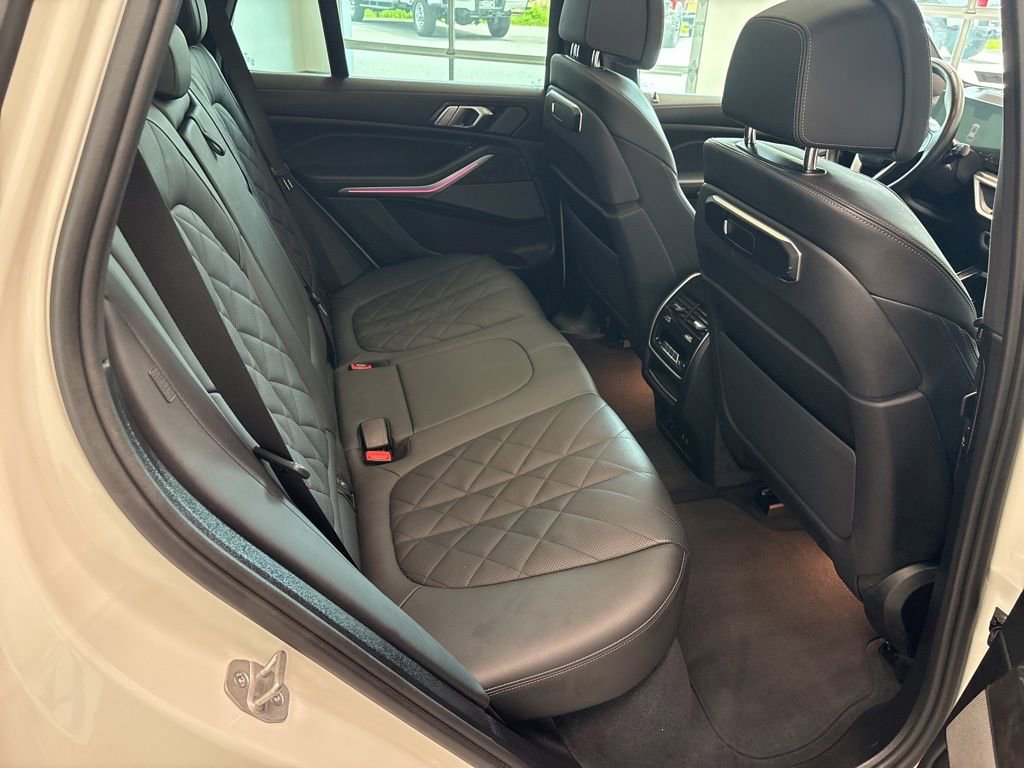 Used 2024 BMW X5 xDrive40i w/ Premium Package AWD/4WD image 18