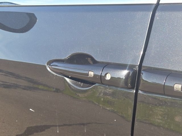 Used 2023 Chrysler Pacifica Touring-L FWD image 23