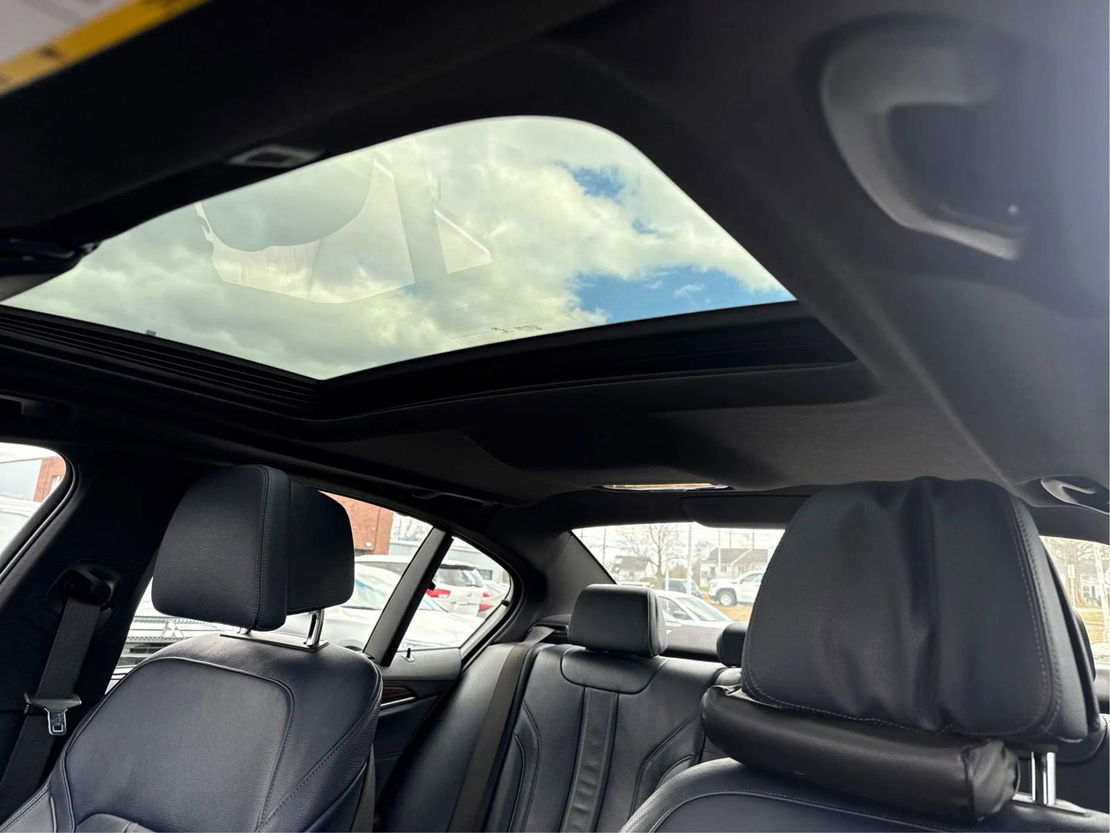 Used 2020 BMW M550i xDrive w/ Executive Package image 26