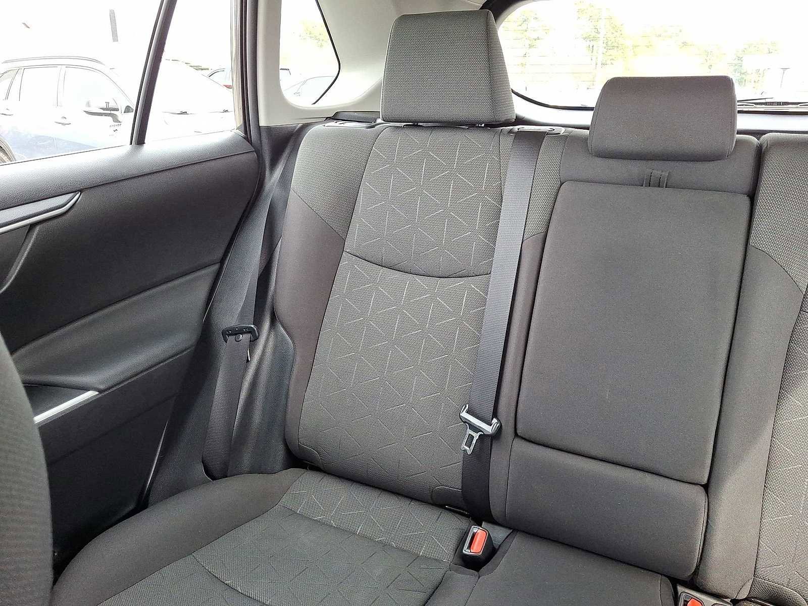 Used 2022 Toyota RAV4 XLE image 13