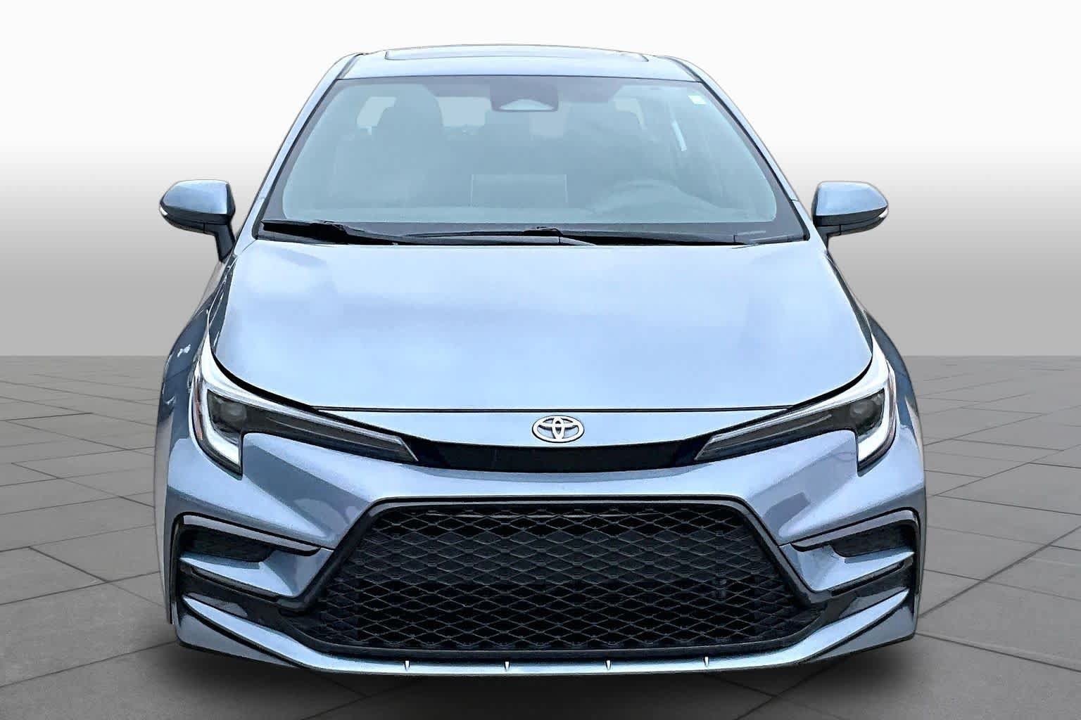 Used 2025 Toyota Corolla SE FWD image 4