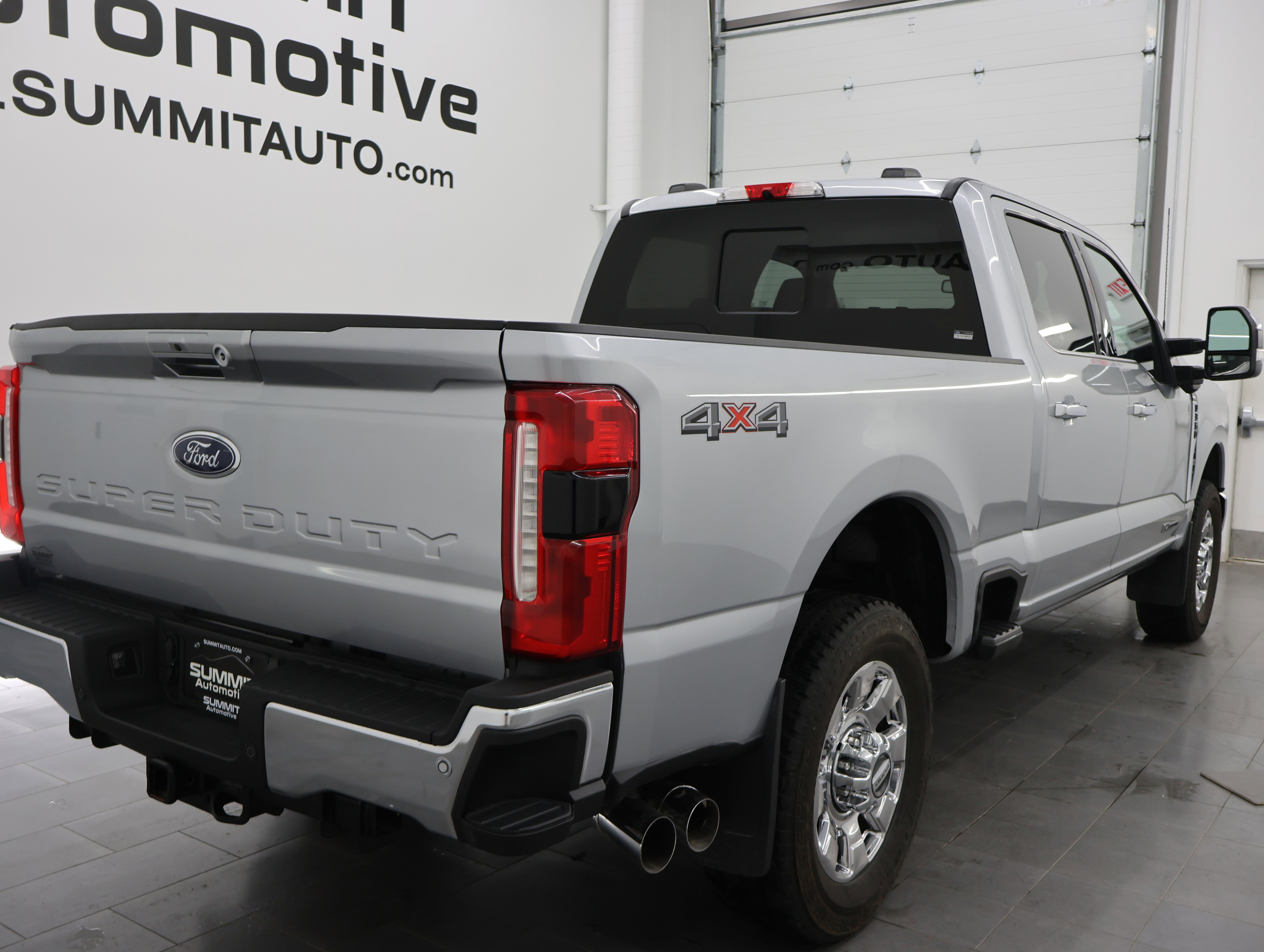 Used 2023 Ford F350 Lariat w/ Lariat Ultimate Package AWD/4WD image 4