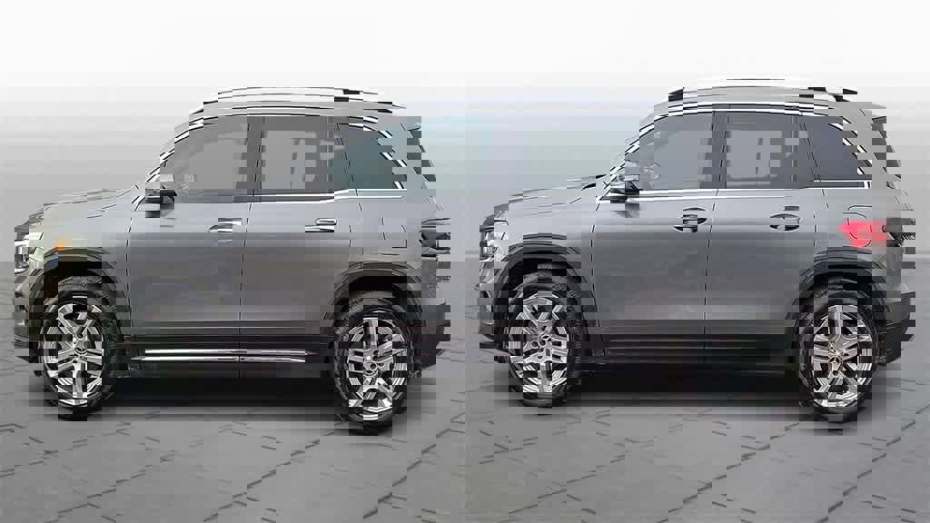 Used 2021 Mercedes-Benz GLB 250 4MATIC image 5