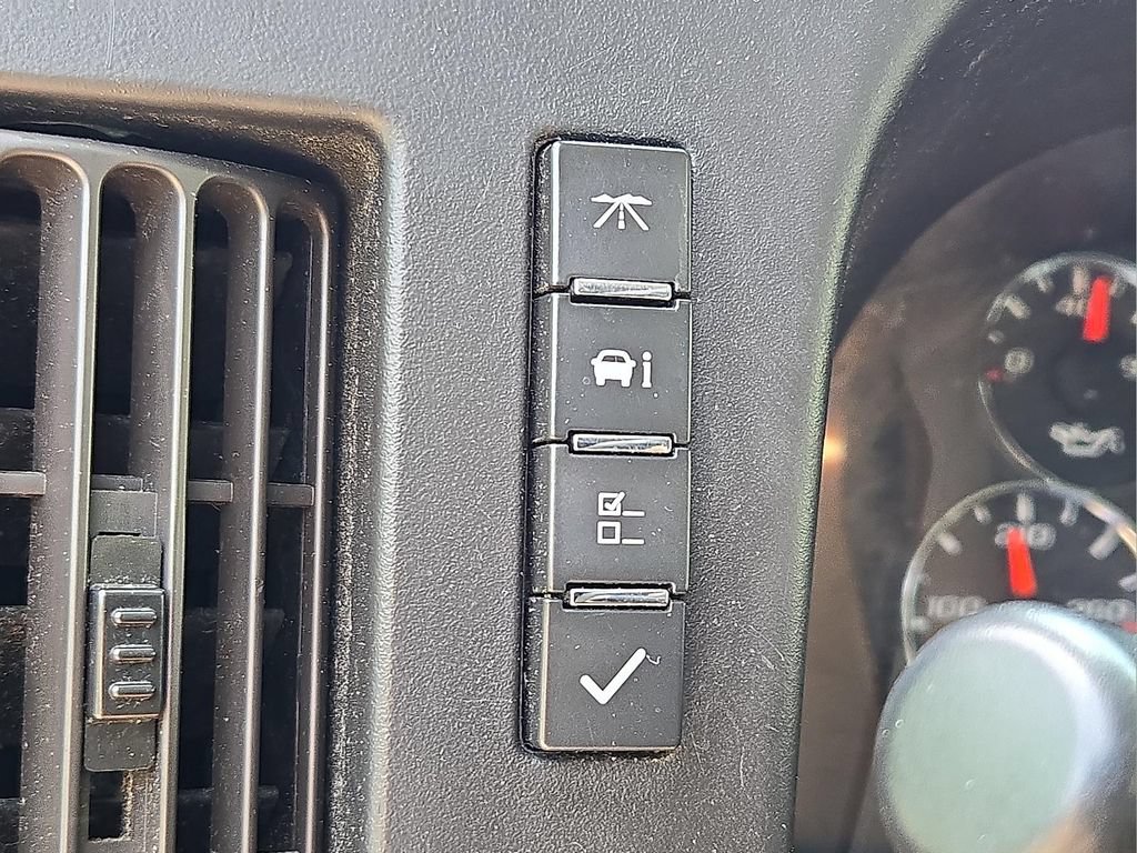 Used 2017 GMC Savana 2500 RWD image 25