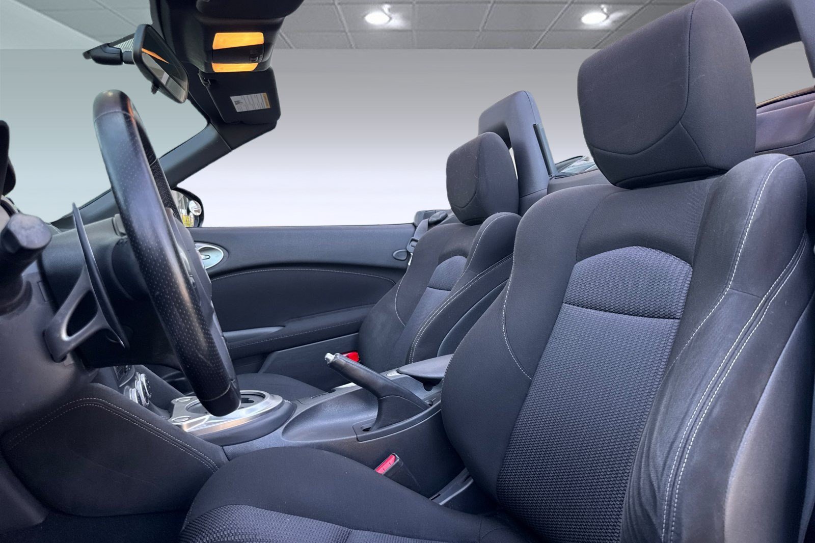 Used 2014 Nissan 370Z Roadster RWD image 5