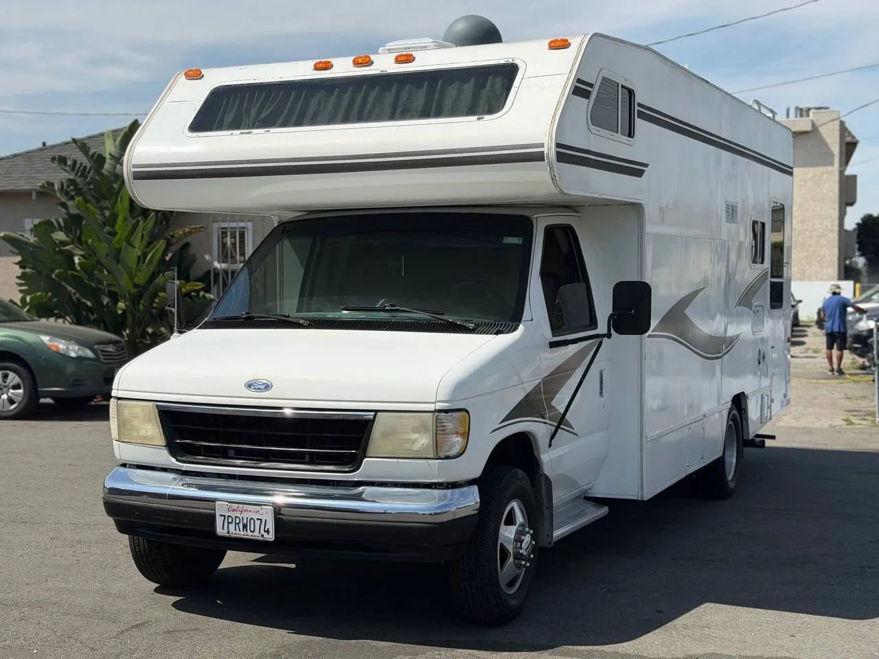 Used 1992 Ford E-350 and Econoline 350 RWD image 2