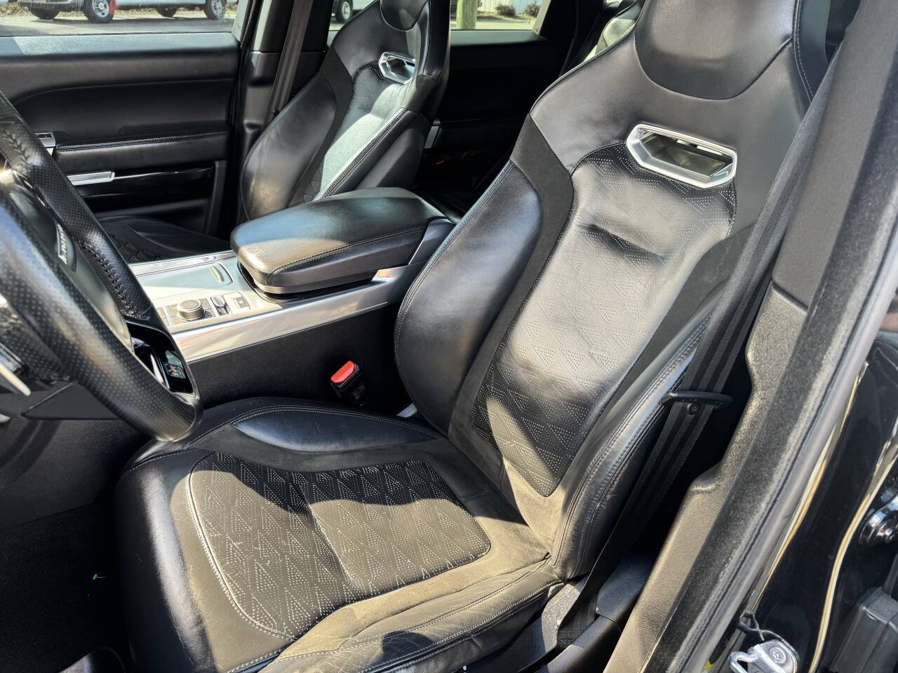 Used 2018 Land Rover Range Rover Sport SVR AWD/4WD image 20
