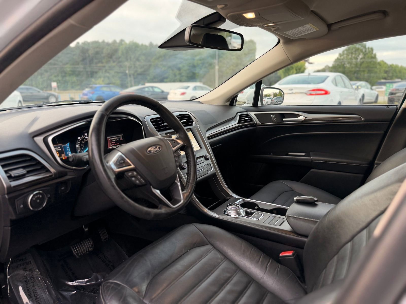 Used 2018 Ford Fusion SE w/ Equipment Group 602A FWD image 12