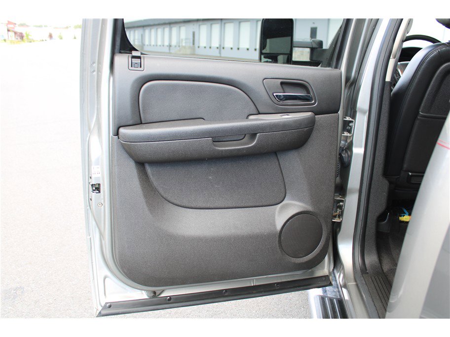 Used 2013 Chevrolet Silverado 2500 LTZ w/ LTZ Plus Package image 9