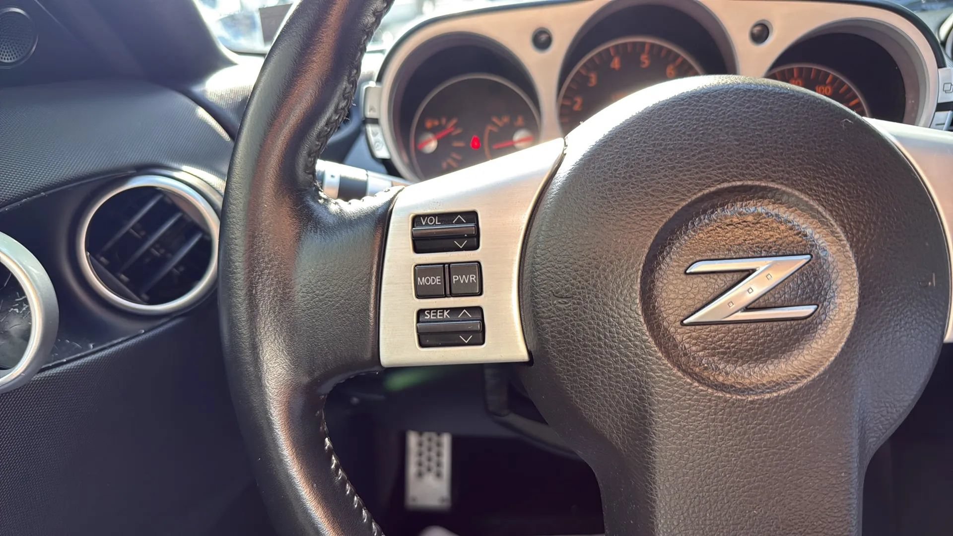 Used 2007 Nissan 350Z Touring RWD image 24