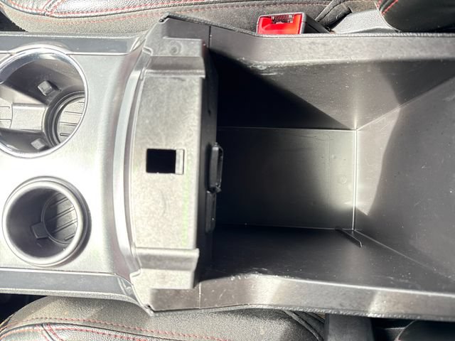 Used 2018 Ford Explorer XLT w/ Equipment Group 202A FWD image 26
