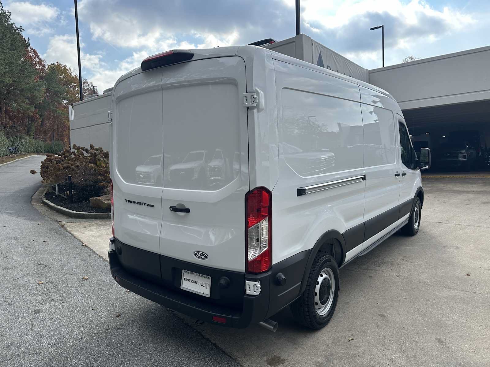 New 2026 Ford Transit 250 148 Medium Roof w/ Load Area Protection Package RWD image 7