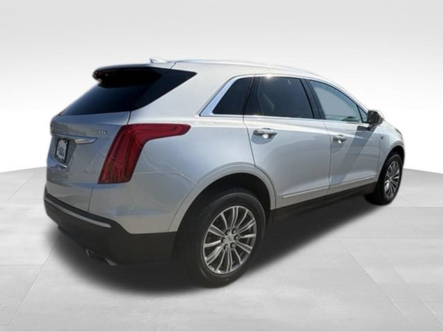 Used 2017 Cadillac XT5 Luxury w/ Driver Awareness Package FWD image 7