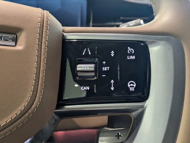 Used 2024 Land Rover Range Rover Long Wheelbase SE image 28