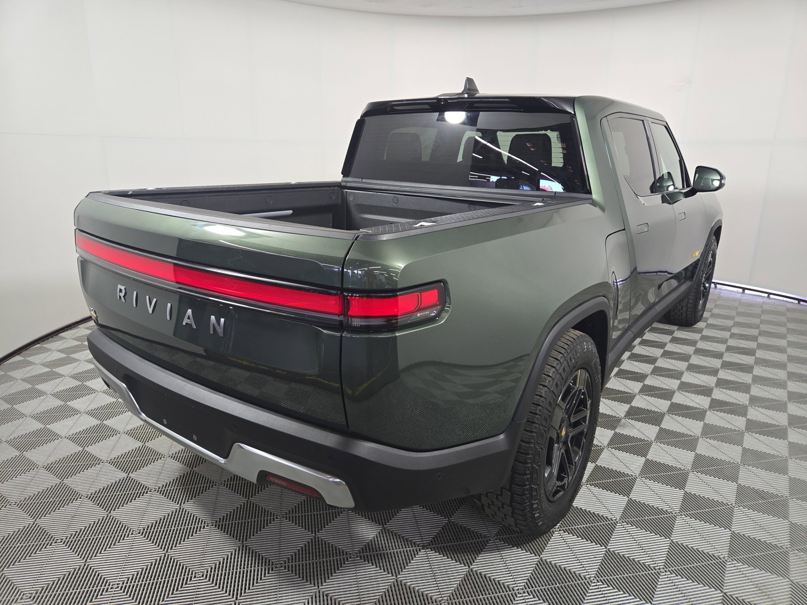 Used 2022 Rivian R1T Launch Edition image 5