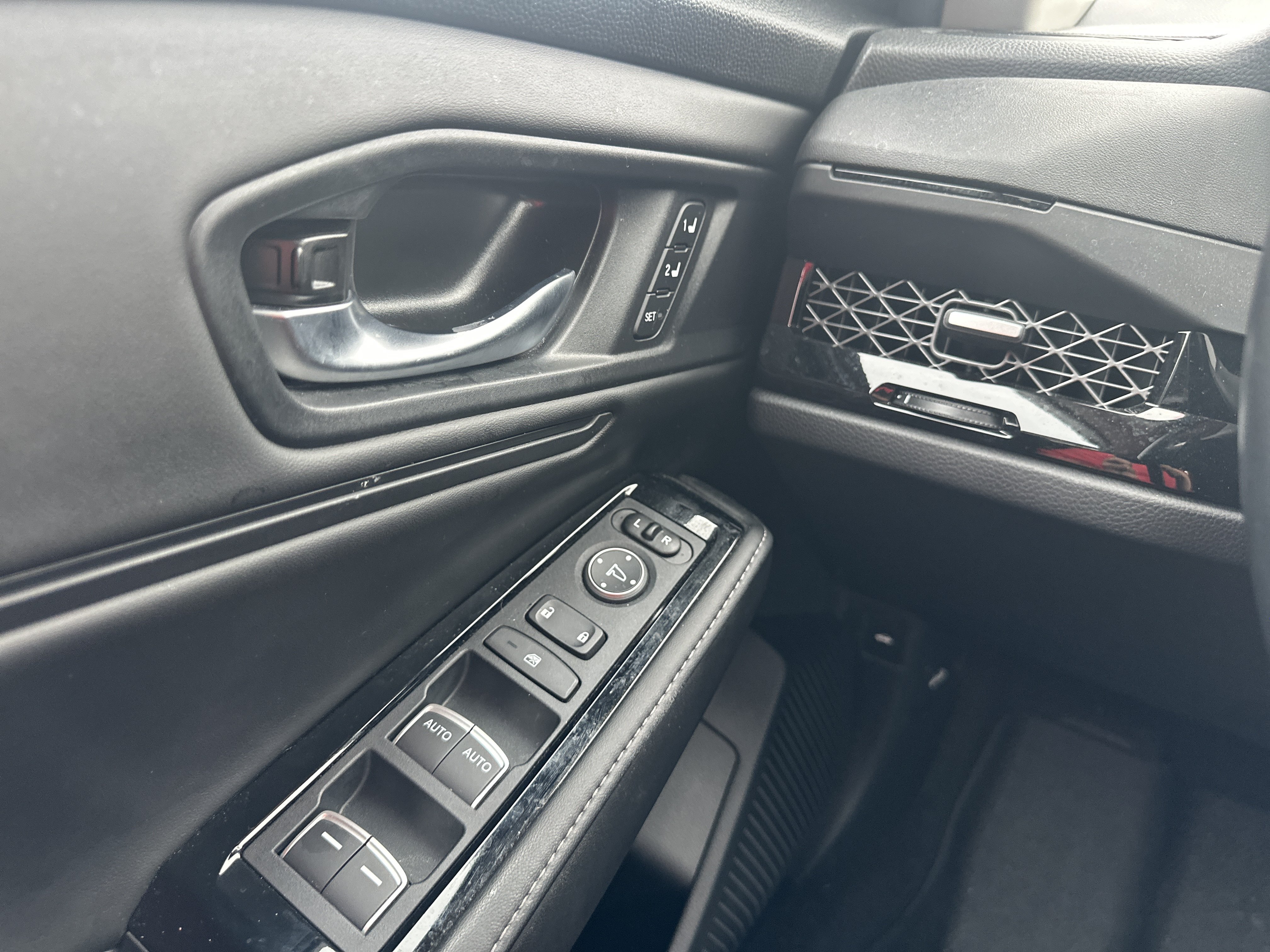 Certified 2024 Honda Accord Touring image 25