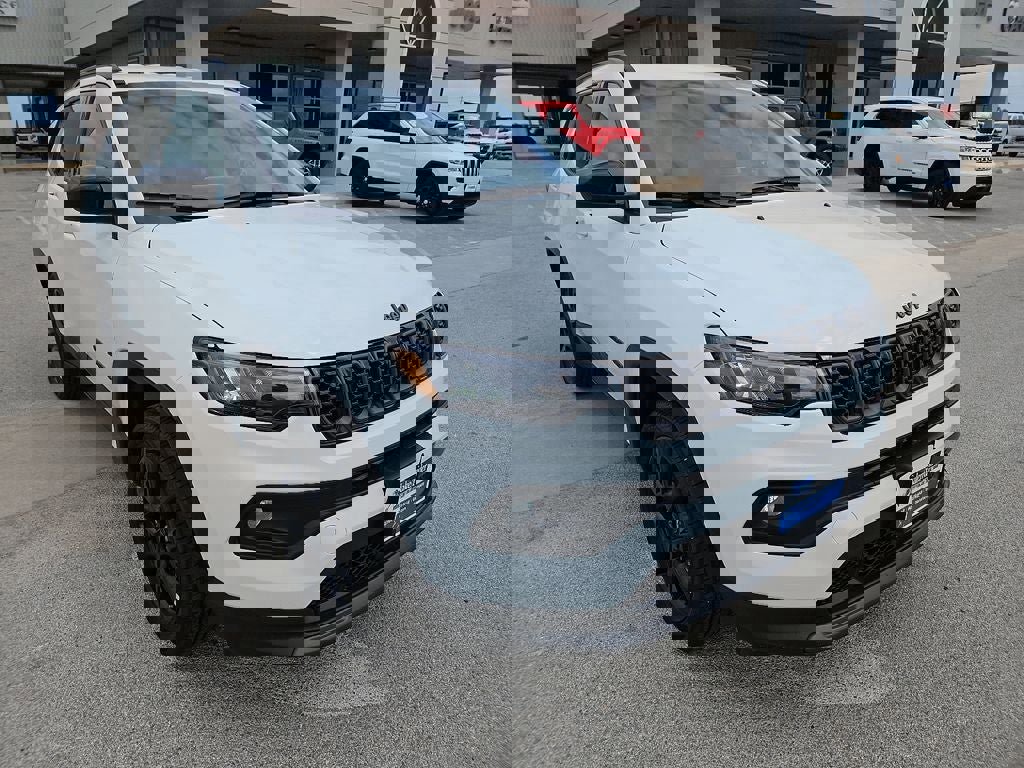 New 2026 Jeep Compass Latitude image 11