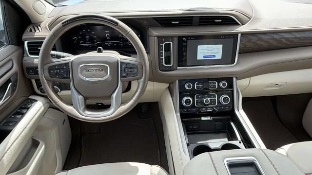 Used 2023 GMC Yukon Denali w/ Advanced Technology Package AWD/4WD image 30