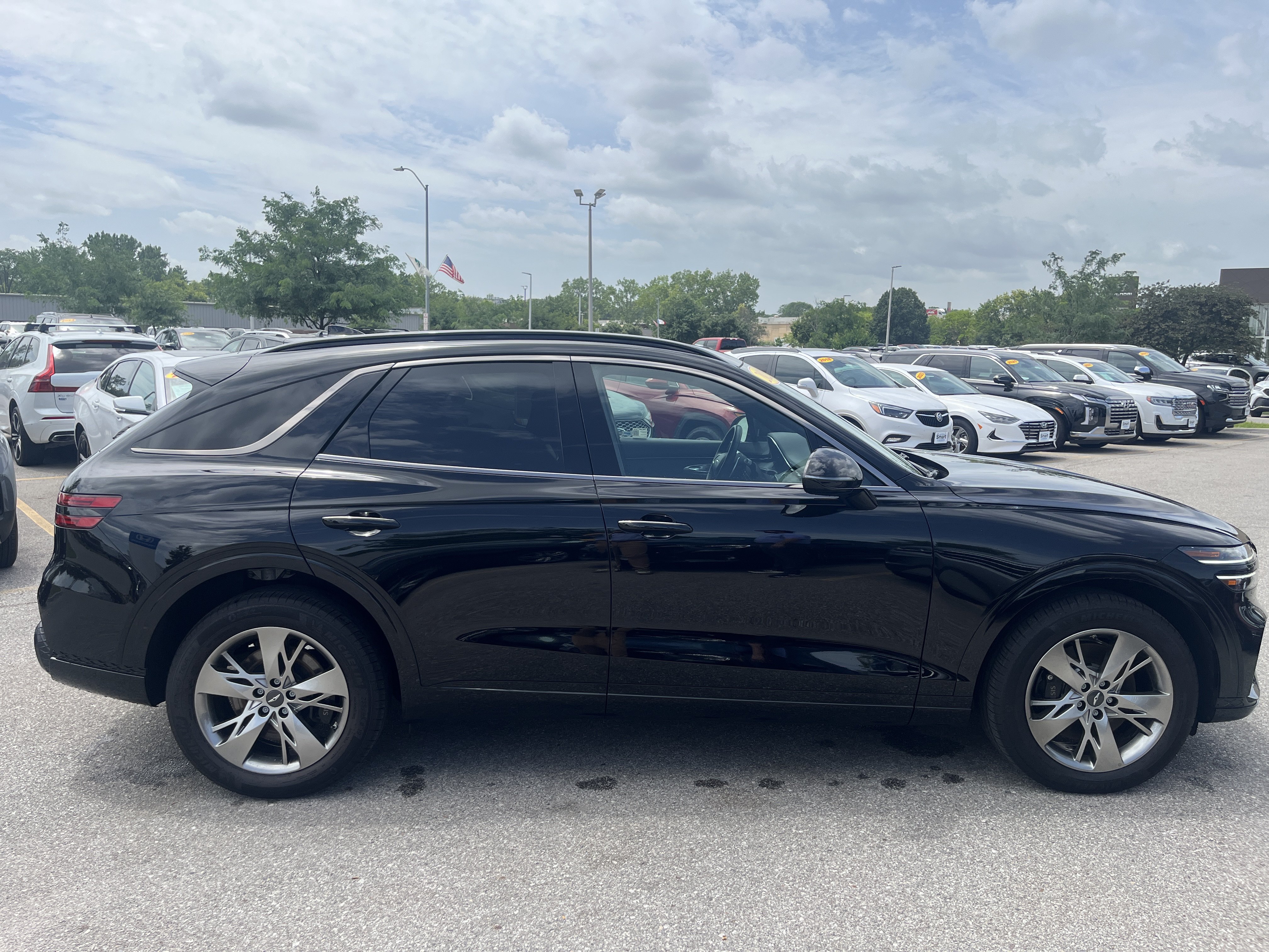 Used 2025 Genesis GV70 3.5T Sport AWD/4WD image 4