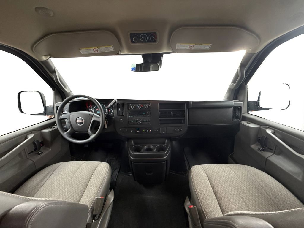 Used 2025 GMC Savana 3500 LT w/ LT Preferred Equipment Group image 17