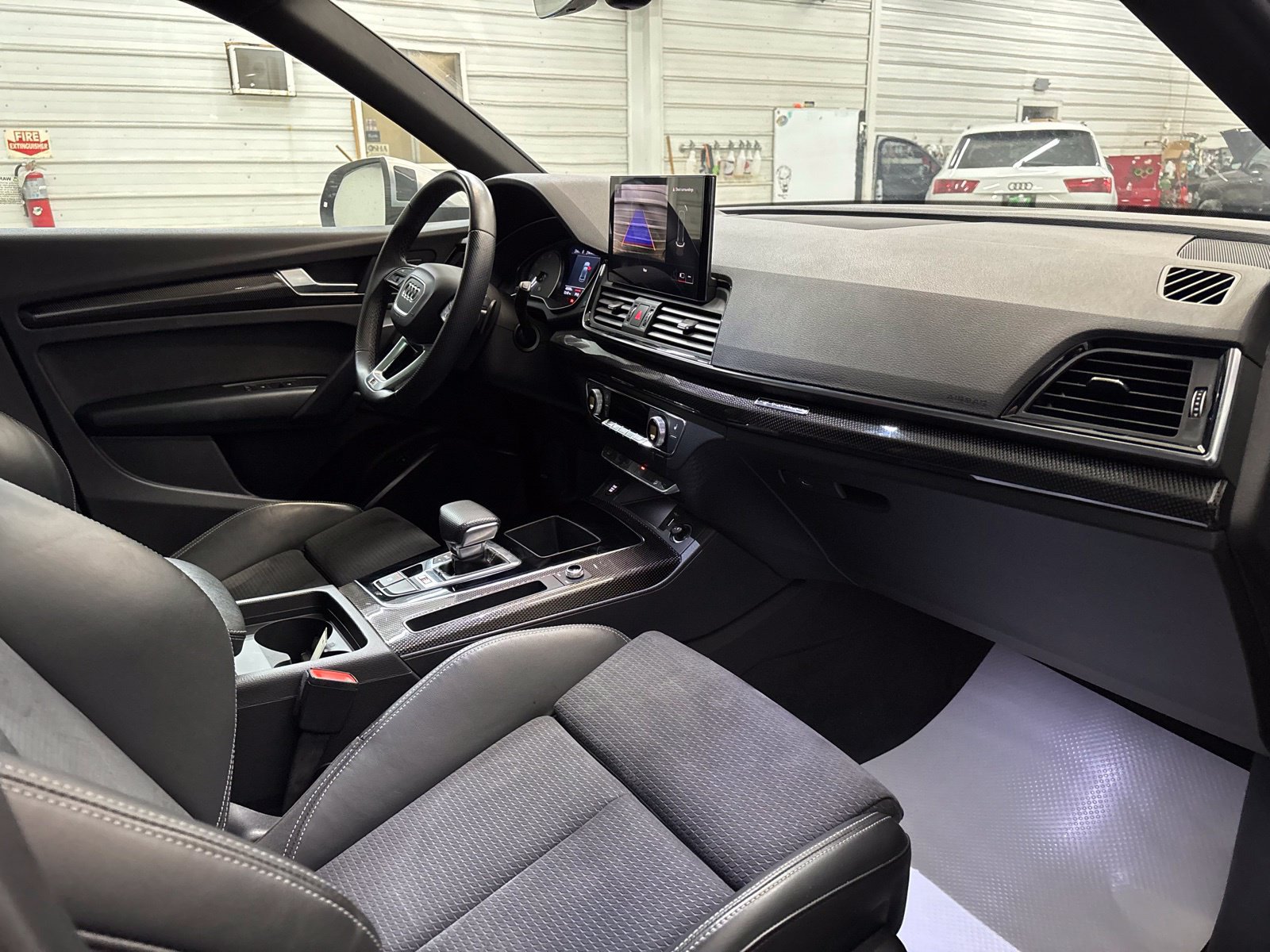 Used 2023 Audi SQ5 Premium w/ Convenience Package AWD/4WD image 24