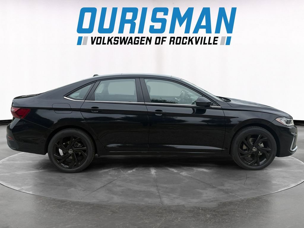 New 2026 Volkswagen Jetta SE image 7
