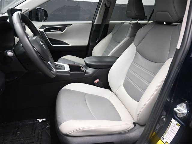 Used 2023 Toyota RAV4 Limited image 10