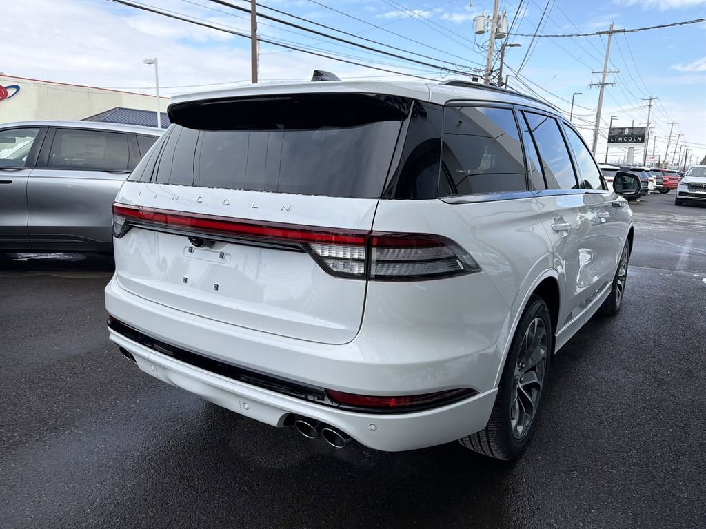 New 2026 Lincoln Aviator Premiere image 3