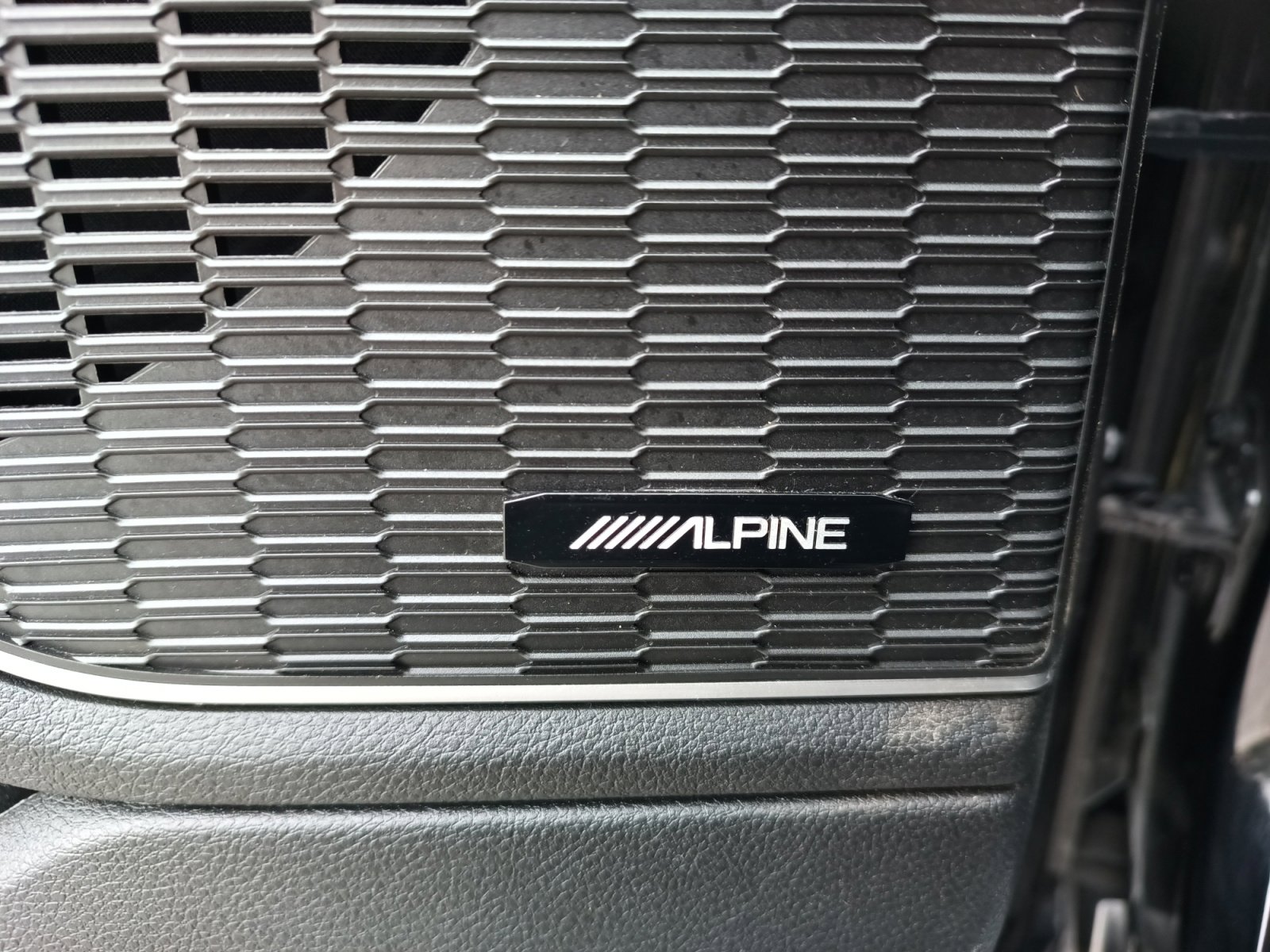 Certified 2022 Jeep Grand Cherokee L Limited w/ Black Appearance Package image 22