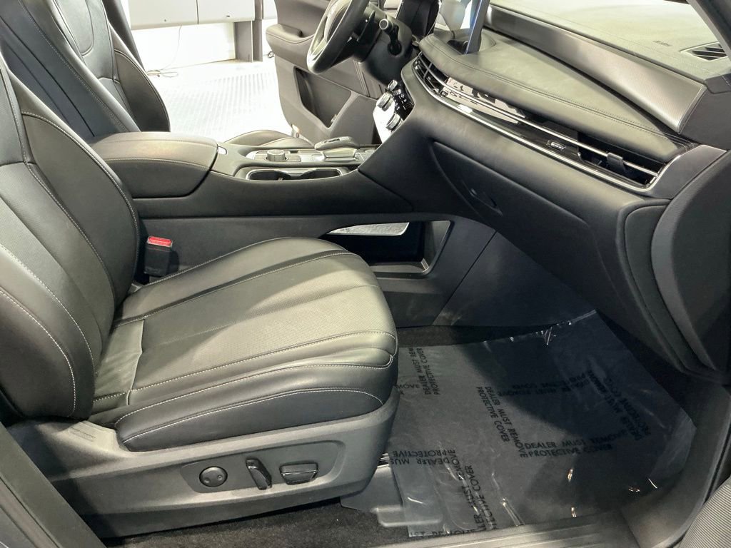 Used 2025 INFINITI QX60 Luxe w/ Vision Package image 19