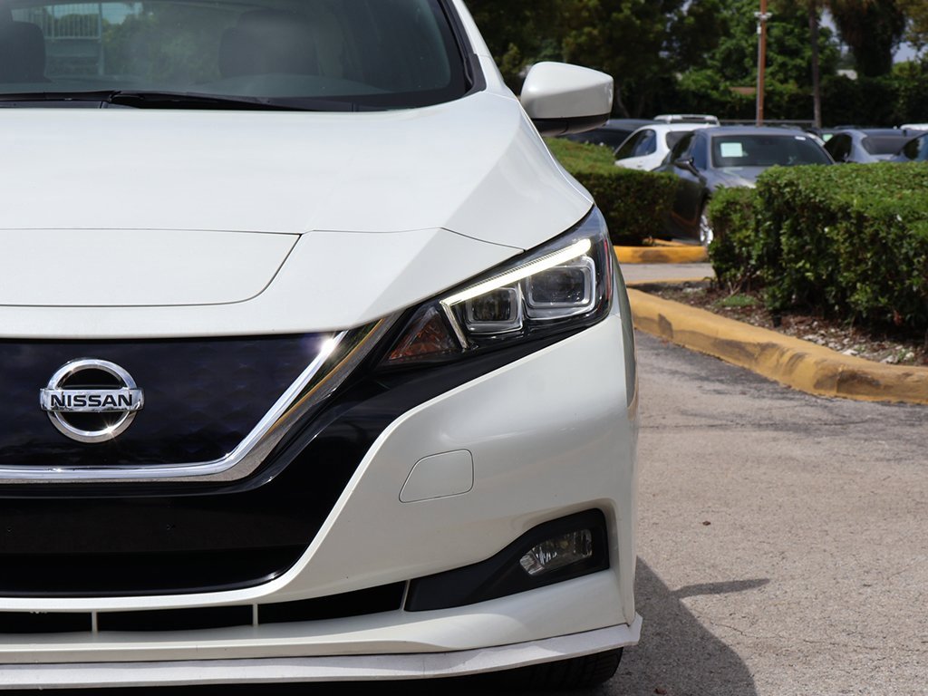 Used 2018 Nissan Leaf SV w/ SV Technology Package image 12