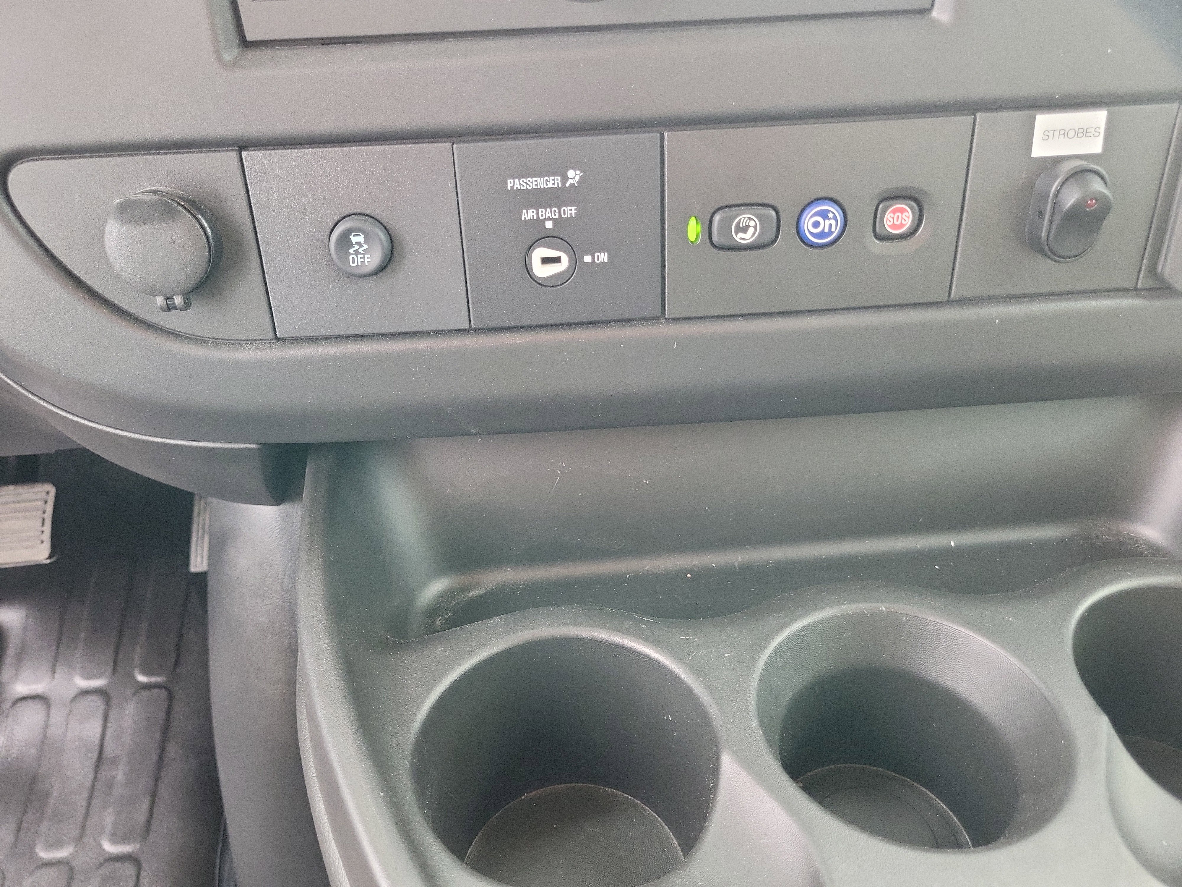 New 2025 GMC Savana 3500 w/ Power Convenience Package image 17