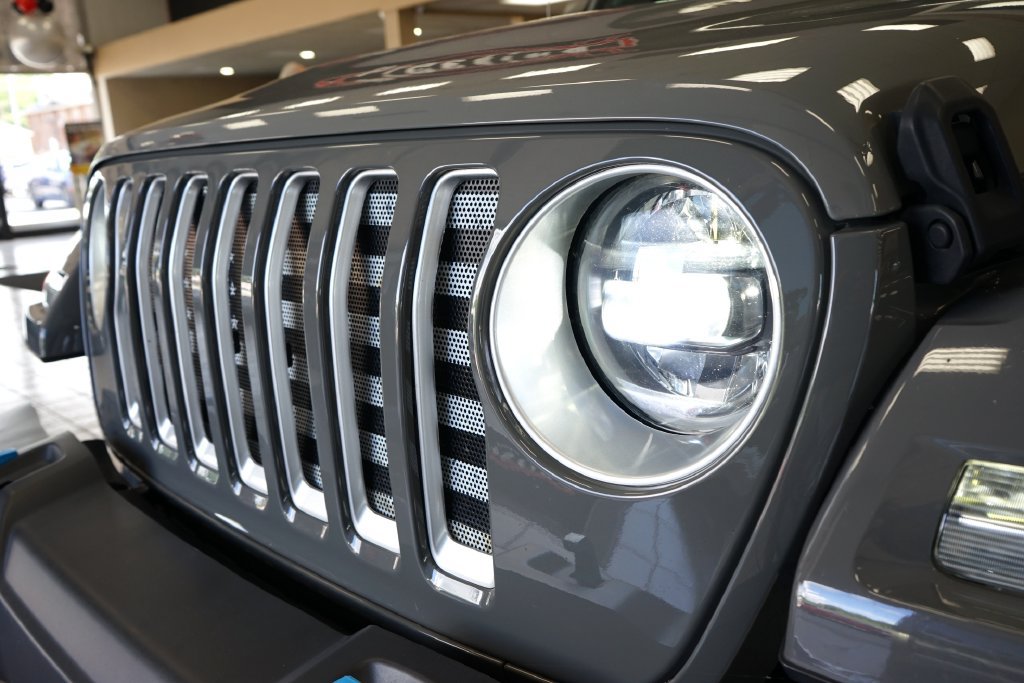 Used 2023 Jeep Wrangler Unlimited Sahara w/ Cold Weather Group AWD/4WD image 22