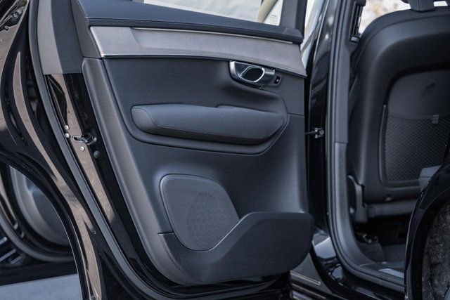 New 2026 Volvo XC90 B6 Plus w/ Protection Package Premier image 35