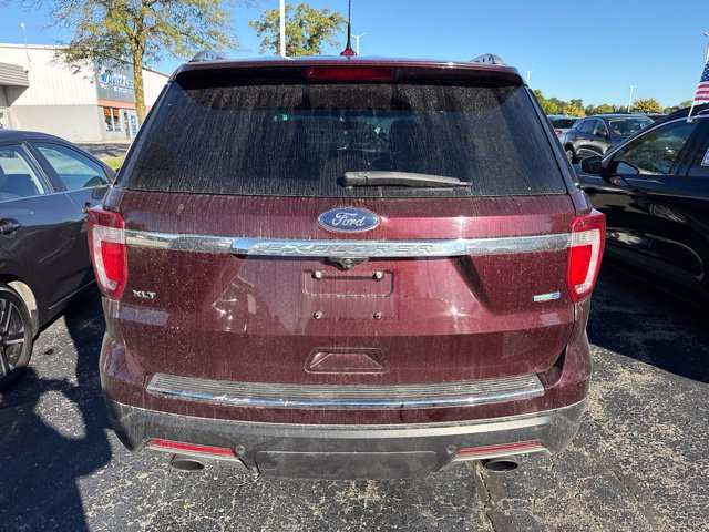 Used 2018 Ford Explorer XLT w/ Equipment Group 202A AWD/4WD image 4